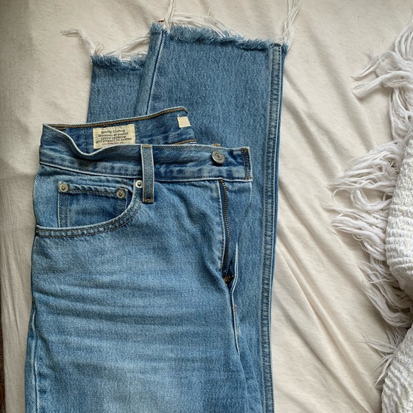 Levi’s mom jeans - Picture 1 of 4